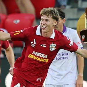 米乐体育赛事-阿德莱德联中场怀特：脚踏实地，澳南超就是通往澳超的起点